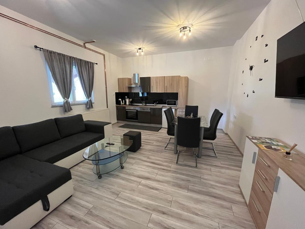 Apartment Tilia Otočac Exteriör bild